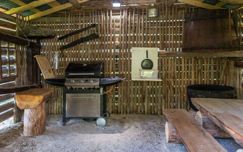 Pikkupuro: Madera, Cabaña, Cuarto De Troncos, Bosque, Cobertizo, Edificios Del Jardín, Alerce, Bosque, Manchas De Madera