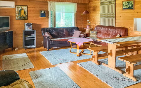 Majavanpesä: Madera, Mueble, Piso, Diseño De Interiores, Techo, Suelo, Habitación, Sofá, Casa, Sala