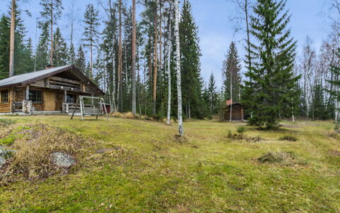 Mikko: Hierba, Casa, Cabaña, El Terreno Del Lote, Casa, Inmuebles, Césped, Vía Muerta, Casa De Campo, Porche