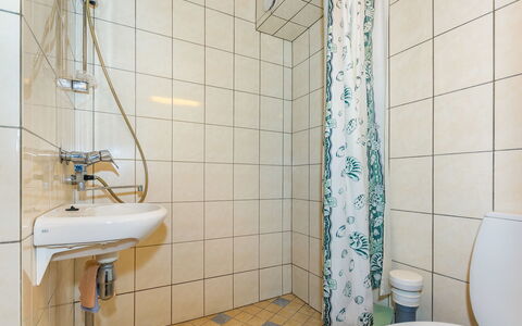Hevonkuusi: Arreglo De Tubería, Piso, Diseño De Interiores, Baño, Suelo, Plomería, Habitación, Lavabo Del Baño, Lavabo, Grifo