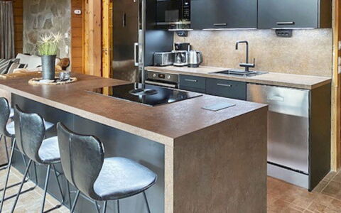Tahkonbalju: Mueble, Mostrador, Cocina, Diseño De Interiores, Piso, Gabinetes, Aparato De Cocina, Suelo, Madera, Silla