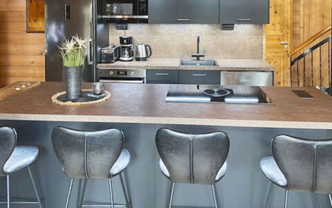 Tahkonbalju: Mueble, Piso, Cocina, Madera, Diseño De Interiores, Mostrador, Suelo, Taburete De Bar, Aparato De Cocina, Silla