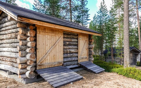 Villa Mitja: Madera, Vía Muerta, Cabaña, Casa, Casa, Tablón, Edificios Del Jardín, Cuarto De Troncos, Madera Dura, Porche