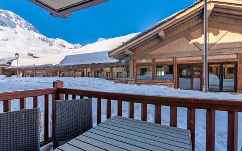 Tignes 396: Cielo, Propiedad, Madera, Edificio, Nieve, Cerca, Arquitectura, Sombra, Porche, Casa