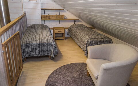 Villa Illi: Suelo, Diseño De Interiores, Piso, Mueble, Madera, Cama, Techo, Habitación, Habitación, Suelos De Madera