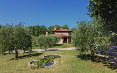 La Casetta nel Bosco: Inmuebles, Casa De Campo, Jardín, Paisajismo, Hacienda, Césped, Villa, Yarda, Patio Interior, Mansión