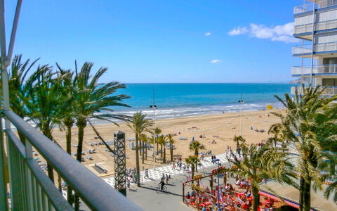 La Goleta: Cielo, Agua, Nube, Planta, Árbol, Azur, Playa, Sombra, Edificio, Arecales