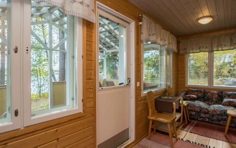 Orava-Apaja: Cabaña, Casa, Casa, Edificios Del Jardín, Vía Muerta, Cuarto De Troncos, Casa De Campo, Inmuebles, Cobertizo, Yarda