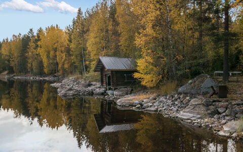 Orava-Apaja: Cabaña, Casa, Casa, Edificios Del Jardín, Vía Muerta, Cuarto De Troncos, Casa De Campo, Inmuebles, Cobertizo, Yarda