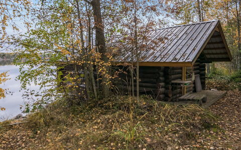 Orava-Apaja: Cabaña, Casa, Casa, Edificios Del Jardín, Vía Muerta, Cuarto De Troncos, Casa De Campo, Inmuebles, Cobertizo, Yarda