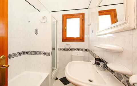 Del Azahar: Baño, Propiedad, Habitación, Diseño De Interiores, Edificio, Casa, Arreglo De Tubería, Bienes Raíces, Arquitectura, Loseta