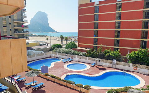 Calpe Calp 867: Agua, Cielo, Edificio, Propiedad, Tiempo De Día, Planta, Piscina, Azur, Arquitectura, Diseño Urbano