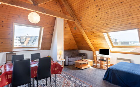 Résidence du Port: Mueble, Propiedad, Mesa, Gabinetes, Silla, Madera, Edificio, Encendiendo, Mostrador, Diseño De Interiores