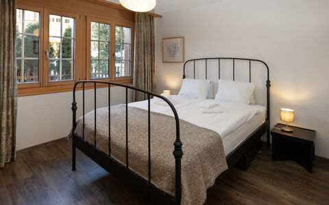 Chalet Cortina: Cama, Mueble, Diseño De Interiores, Habitación, Lecho, Pared, Suelo, Madera, Sábana, Piso