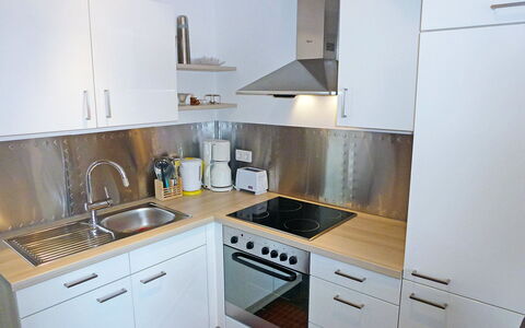 Weisenhorn: Propiedad, Habitación, Cocina, Gabinetes, Mostrador, Mueble, Diseño De Interiores, Edificio, Casa, Electrodoméstico