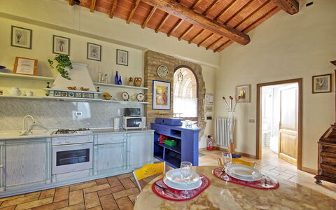 Poggiluglio: Propiedad, Habitación, Edificio, Mueble, Casa, Diseño De Interiores, Cocina, Casa, Bienes Raíces, Techo