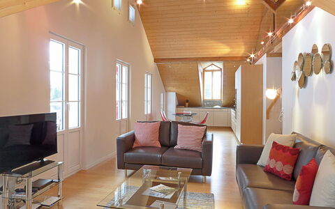 Mittaghorn Apt.8: Mueble, Sofá, Propiedad, Edificio, Mesa, Ventana, Madera, Comodidad, Diseño De Interiores, Casa