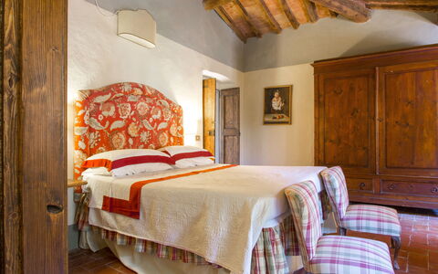 Casa delle Fiabe: Habitación, Cama, Mueble, Habitación, Propiedad, Sábana, Marco De La Cama, Diseño De Interiores, Techo, Pared