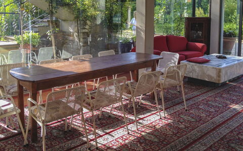 Villa Quattro Mori: Mueble, Piso, Madera, Diseño De Interiores, Suelo, Mesa, Silla, Habitación, Sala, Mesa De Café