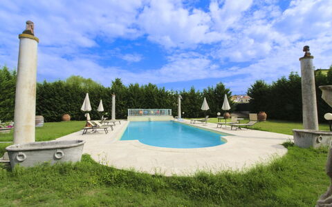 Villa Quattro Mori: Jardín, Césped, Paisajismo, Sombra, Mueble Para Exteriores, Parque, Hacienda, Inmuebles, Yarda, Eco Hotel
