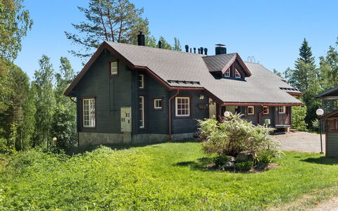 Syvärinkulta a: Hierba, Casa, Cabaña, El Terreno Del Lote, Casa, Inmuebles, Césped, Vía Muerta, Casa De Campo, Porche