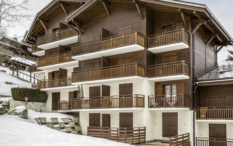 Saint Gervais 172: Cielo, Edificio, Propiedad, Ventana, Nieve, Casa, Puerta, Planta, Diseño Urbano, Pendiente