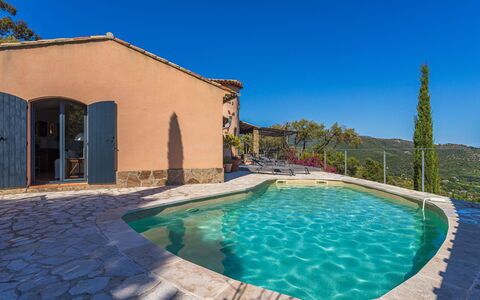 Le Pas de Courtin: Azul, Piscina, Material Compuesto, Mueble Para Exteriores, Villa, Hacienda, Losa, Fuente De Agua, Hotel