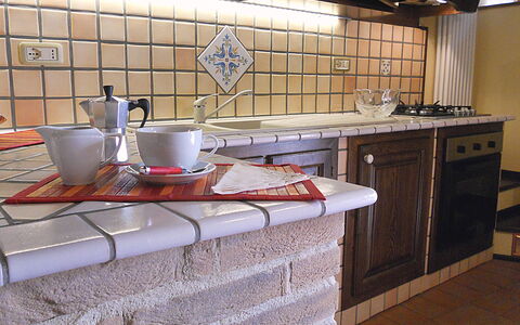 Casa Stefy: Mostrador, Cocina, Habitación, Loseta, Propiedad, Mueble, Gabinetes, Suelo, Diseño De Interiores, Piso