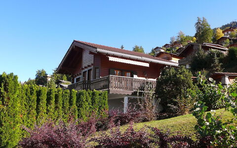Bivak: Propiedad, Casa, Casa, Edificio, Bienes Raíces, Arquitectura, Cabaña, Barrio Residencial, Techo, Área Rural