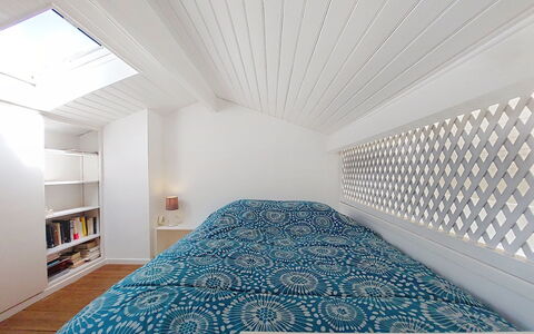 Le Platin: Diseño De Interiores, Madera, Techo, Habitación, Suelo, Piso, Cama, Habitación, Linos, Lecho