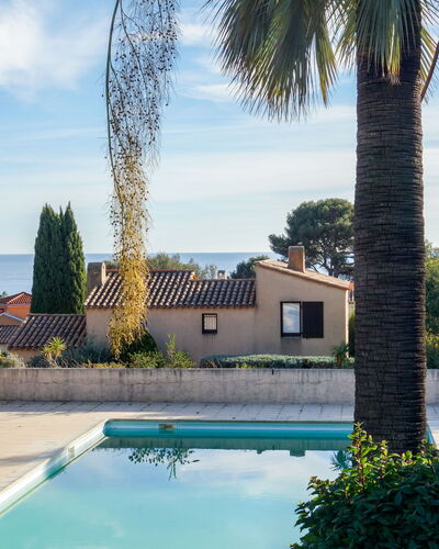 La Ciotat 207: Nube, Agua, Planta, Cielo, Tiempo De Día, Propiedad, Piscina, Azur, Azul, Edificio