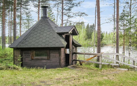 Yläneuvola Silta: Cabaña, Casa, Casa, Edificios Del Jardín, Vía Muerta, Cuarto De Troncos, Casa De Campo, Inmuebles, Cobertizo, Yarda