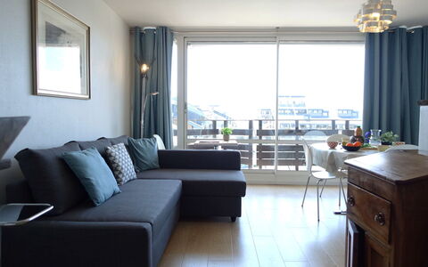 Les Marinas: Planta, Mueble, Propiedad, Ventana, Silla, Edificio, Madera, Encendiendo, Maceta, Arquitectura