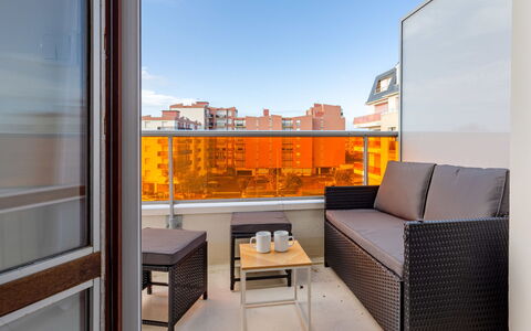 Cabourg 109: Departamento, Diseño De Interiores, Mueble, Casa, Balcón, Condominio, Manchas De Madera, Madera Dura, Suelos De Madera, Silla