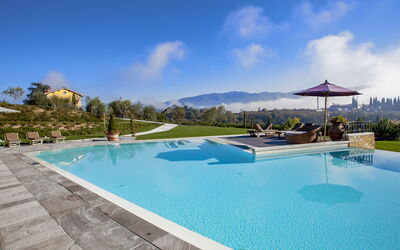 Incisa Valdarno 900: Piscina, Propiedad, Recurso, Bienes Raíces, Vacaciones, Cielo, Casa, Ocio, Edificio, Inmuebles
