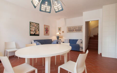Rio Marina 400: Habitación, Propiedad, Mueble, Diseño De Interiores, Comedor, Mesa, Edificio, Suelo, Techo, Bienes Raíces