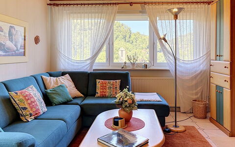 Triberg 100: Mueble, Diseño De Interiores, Sofá, Piso, Suelo, Madera, Sala, Habitación, Encendiendo, Textil