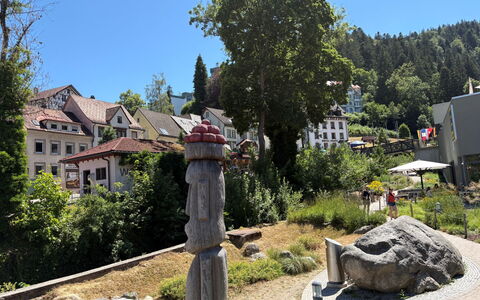 Triberg 100: Arbusto, Espacio Publico, Primavera, Ocio, Jardín, Vacaciones, Paisajismo, Banco, Pasarela