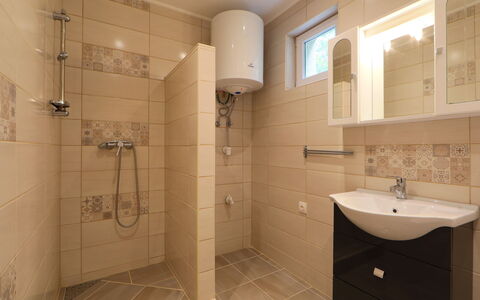 Palma: Arreglo De Tubería, Grifo, Lavabo, Espejo, Baño, Ducha, Puerta De La Ducha, Lavabo Del Baño, Alcachofa De La Ducha