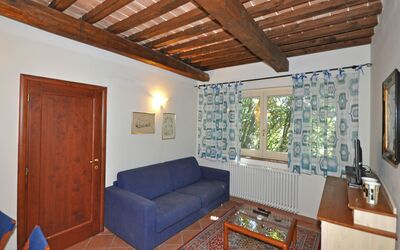 Ortensia 5: Habitación, Propiedad, Edificio, Mueble, Techo, Bienes Raíces, Casa, Sala, Diseño De Interiores, Suelo