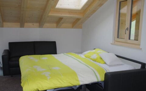 Anno Domini: Propiedad, Mueble, Comodidad, Edificio, Textil, Madera, Rectángulo, Diseño De Interiores, Sombra, Espejo