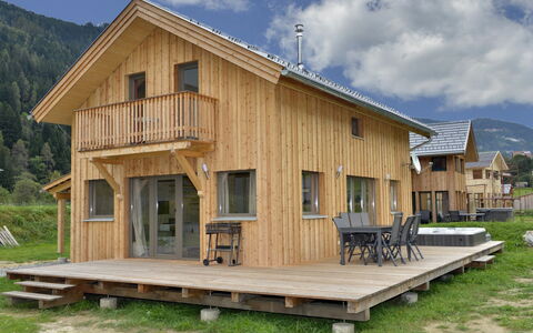 Murau 202: Nube, Cielo, Edificio, Propiedad, Ventana, Planta, Casa, Árbol, Madera, El Terreno Del Lote