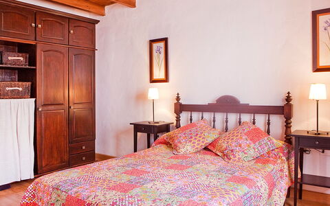 De Aitana: Mueble, Marco, Edificio, Comodidad, Madera, Textil, Marco De La Cama, Diseño De Interiores, Arquitectura, Suelo