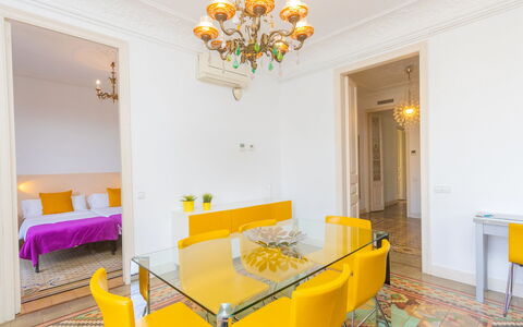 Eix.dret:roger de Lluria Valencia: Mesa, Propiedad, Mueble, Edificio, Diseño De Interiores, Encendiendo, Naranja, Casa, Amarillo, Madera