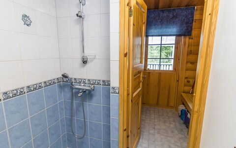 Kaukonraitti 4 C 2: Madera, Piso, Suelo, Arreglo De Tubería, Plomería, Habitación, Loseta, Ducha, Manchas De Madera, Baño