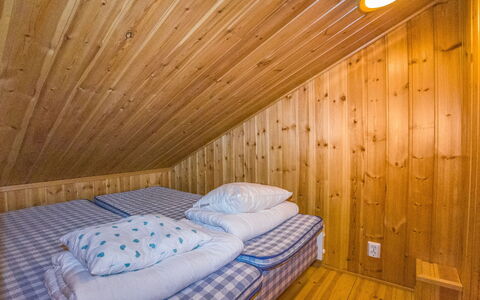 Kaukonraitti 4 C 2: Madera, Diseño De Interiores, Habitación, Techo, Suelo, Cama, Casa, Lecho, Habitación, Madera Dura