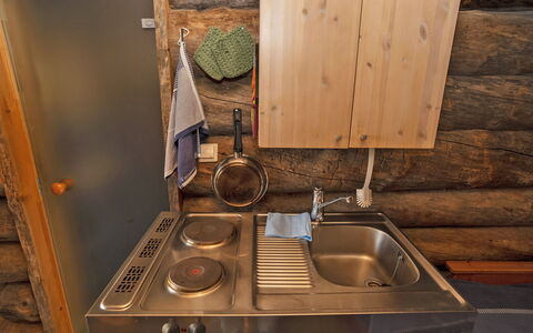 Saarenkainalo: Madera, Piso, Cocina, Suelo, Aparato De Cocina, Manchas De Madera, Fregadero, Electrodoméstico, Habitación, Estufa De Cocina