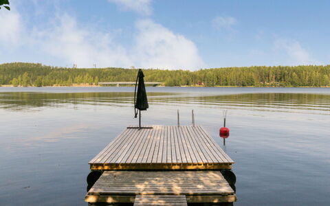 Hot Pool Cottage Iitu: Agua, Los Recursos Hídricos, Cuerpo De Agua, Madera, Camino Acuático, Muelle, Banco, Lago, Muelle, Corriente De Agua