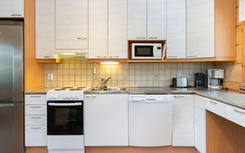 Hot Pool Cottage Iitu: Aparato De Cocina, Cocina, Mostrador, Gabinetes, Electrodoméstico, Mueble, Electrodoméstico, Madera, Diseño De Interiores, Piso