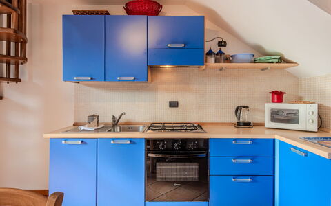Cà del Fritz: Madera, Cocina, Aparato De Cocina, Electrodoméstico, Piso, Diseño De Interiores, Estufa De Cocina, Gabinetes, Suelo, Mostrador